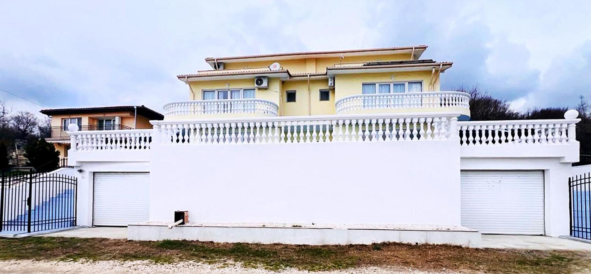 Villa Sorento Italian Neoclassica Balchik Bagian luar foto
